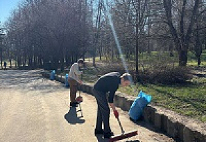 Сотрудники ОАО"МИНСКИЙ НИИ РАДИОМАТЕРИАЛОВ" приняли участие в весеннем субботнике